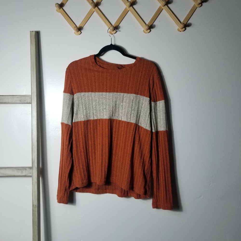WOMEN'S LONG SLEEVE BLOUSE SIZE XXL (RUNS SMALL)